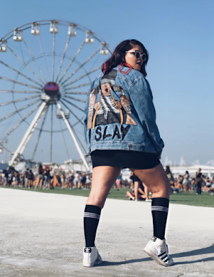 Os designers obviamente tentam seduzir. Muitas coleções têm como alvo a geração Z através de um guarda-roupa de colegial (visto no inverno passado), com meias até o joelho, meias de lã e polainas até à coxa ou meias opacas em cores vivas para usar tom sobre tom com mini peças de vestuário.