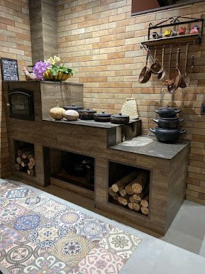 Do tempo da vovó ficaram as boas lembranças, mas, em termos de design e eficiência, muita coisa mudou, e hoje é possível incorporar fogões a lenha em projetos atuais e minimalista.