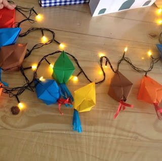 Se você quer mandar bem na hora de decorar a sua festa julina vale a pena investir em sua criatividade sem mexer muito no bolso e se você quer sair do óbvio, então vamos te ajudar a mandar bem na hora de decorar sua festa.