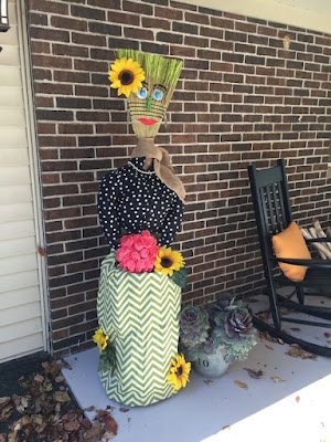 Se você quer mandar bem na hora de decorar a sua festa julina vale a pena investir em sua criatividade sem mexer muito no bolso e se você quer sair do óbvio, então vamos te ajudar a mandar bem na hora de decorar sua festa.