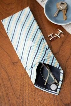 Sabemos que no dia dos pais, muitas vezes, sobre amor, mas de vez em quando o presente que gostaríamos de dar não cabe no orçamento. Mas melhor do que um presente comprado escolhido com carinho é um presente feito por você dedicado com o seu tempo, paciência, carinho e amor.