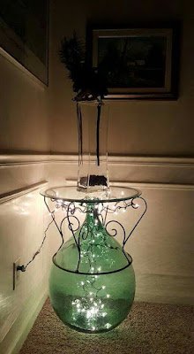 Essas garrafas são perfeitas para criar um ambiente meia luz bem aconchegante além de ser uma lembrancinha para presentear aquela pessoa especial.