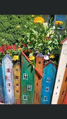 As cercas no jardim ou na sua horta são importantes para a proteção e demarcação do espaço, mas também servem para embelezar.