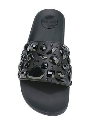 7 ideias de como customizar sua sandália slide