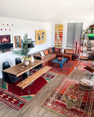 Como elemento essencial na decoração, os tapetes são essenciais para quem deseja uma casa bonita, confortável e refinada.