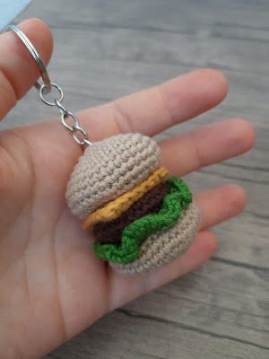mais de 20 ideias de chaveiros feitos em crochê para te inspirar!!!...Encante-se!