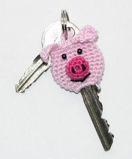 mais de 20 ideias de chaveiros feitos em crochê para te inspirar!!!...Encante-se!