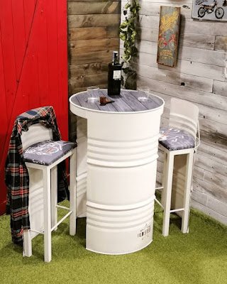 Usar o barril na decoração é cada vez mais comum e dá mais originalidade ao seu ambiente.
