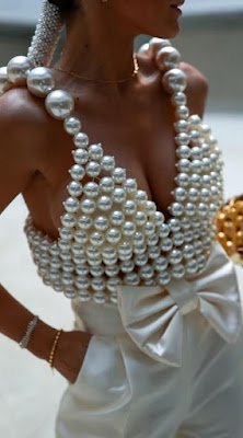 Vem ano, vai ano, passam as estações e as clássicas e atemporais pérolas nunca saem de moda.