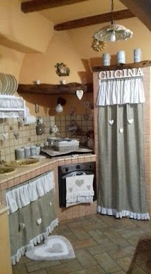 As cortinas são vistas como peças inseparáveis das janelas e têm de ser escolhidas com a mesma importância de qualquer outra peça de decoração.