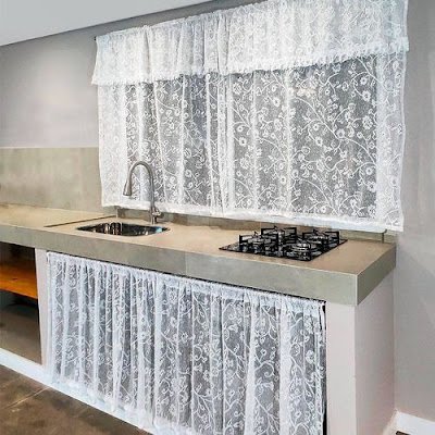 As cortinas são vistas como peças inseparáveis das janelas e têm de ser escolhidas com a mesma importância de qualquer outra peça de decoração.