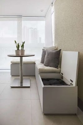 Se você tem uma sala pequena e gosta de receber amigos e familiares oferecendo conforto, o canto alemão é uma ótima ideia para esse espaço.