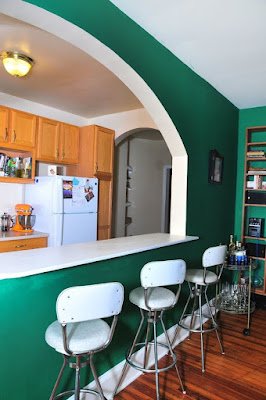 Os tons de verde na decoração A cor verde simboliza o bem-estar, a saúde, frescor, esperança, segurança, equilíbrio, juventude, tranquilidade e suavidade.