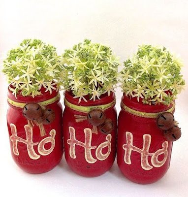 Todo e qualquer tipo de vidro de conserva pode ser utilizado na decoração, na organização e armazenamento.  Muitas vezes só o que precisamos fazer é colocar uma simples etiqueta em um dos vidros e pronto, já estamos contribuindo com a organização utilizando o material reciclado.