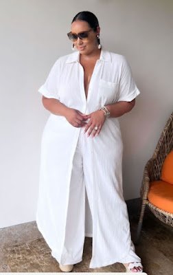 Looks brancos trazem leveza ao visual além de ser chique na medida certa. Os looks all white são uma aposta certeira para enfrentar os dias quentes no trabalho, no almoço com as amigas e até mesmo no happy hour.