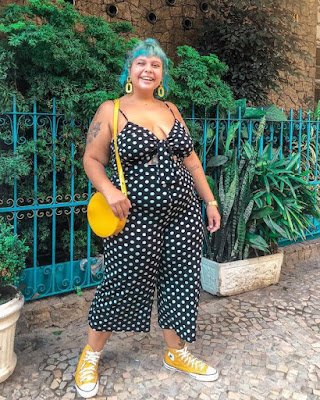 A elegância e conforto sempre resistem ao tempo, mas na real, as pessoas têm se tornado mais resistentes em aceitar qualquer coisa imposta pelos padrões da sociedade e isso é uma coisa boa. Muitas "musas" em nossos tik toks, e nossos instagrams tem nos inspirado a aceitar o nosso corpo e, com isso, melhorar muito a nossa autoestima.