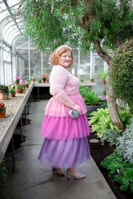 A elegância e conforto sempre resistem ao tempo, mas na real, as pessoas têm se tornado mais resistentes em aceitar qualquer coisa imposta pelos padrões da sociedade e isso é uma coisa boa. Muitas "musas" em nossos tik toks, e nossos instagrams tem nos inspirado a aceitar o nosso corpo e, com isso, melhorar muito a nossa autoestima.