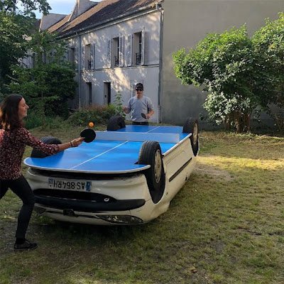 Uma ótima ideia para uma decoração temática e estilosa é utilizar elementos do mundo automobilístico. Com peças de sucata é possível criar várias coisas legais, e com carros não é diferente.