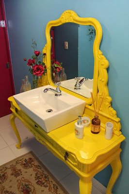 Aposte em móveis coloridos para mudar a decoração da casa