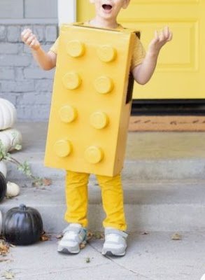 Toda criança, em seu processo natural de crescimento e desenvolvimento, vive no universo do faz de conta e com certeza cria muitos personagens em sua cabecinha. Então porque não aproveitar toda essa criatividade e fazê-la ajudar a confeccionar o seu personagem para o carnaval