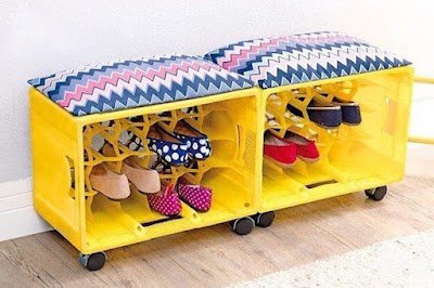 Deixar tudo mais organizado e pronto para ser utilizado faz com que agilizamos a nossa rotina de vida. Nesse momento o melhor é utilizar nossa criatividade na hora de armazenar objetos, roupas e calçados.