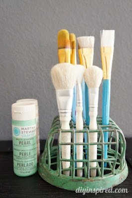 Ter seu cantinho de produção de artesanatos pode parecer uma tarefa simples, mas, se não for bem planejado e organizado, pode se tornar um problema e acarretar na baixa produtividade.