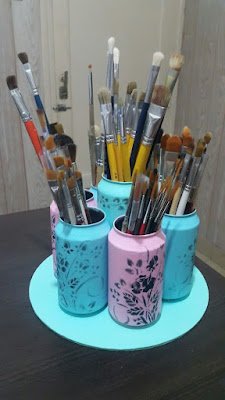 Ter seu cantinho de produção de artesanatos pode parecer uma tarefa simples, mas, se não for bem planejado e organizado, pode se tornar um problema e acarretar na baixa produtividade.