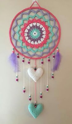 Filtro dos sonhos é um amuleto típico da cultura indígena norte-americana que, supostamente, teria o poder de purificar as energias, separando os "sonhos negativos" dos "sonhos positivos", além de trazer sabedoria e sorte para quem o possui.