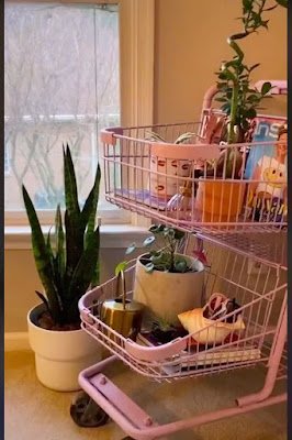 Essas são apenas algumas ideias de como utilizar carrinhos de supermercado velhos na decoração. Use a sua criatividade e pense em outras maneiras de aproveitá-los para criar um ambiente único e autêntico.