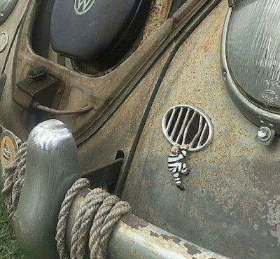 Rat look é um estilo de personalização de carros que busca criar uma aparência envelhecida, desgastada e até mesmo enferrujada, de forma intencional.