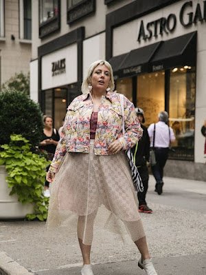 Não tenha medo de experimentar diferentes combinações e criar looks inusitados.