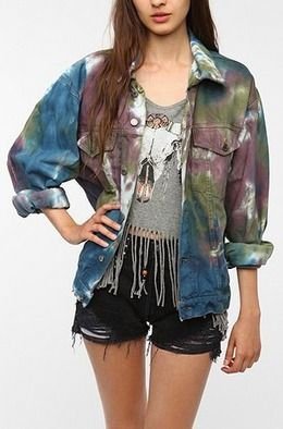 Vista-se com confiança, pois suas roupas customizadas refletirão seu estilo e originalidade. Seja uma trendsetter e inspire outras pessoas a se aventurarem na moda desgastada com estilo.