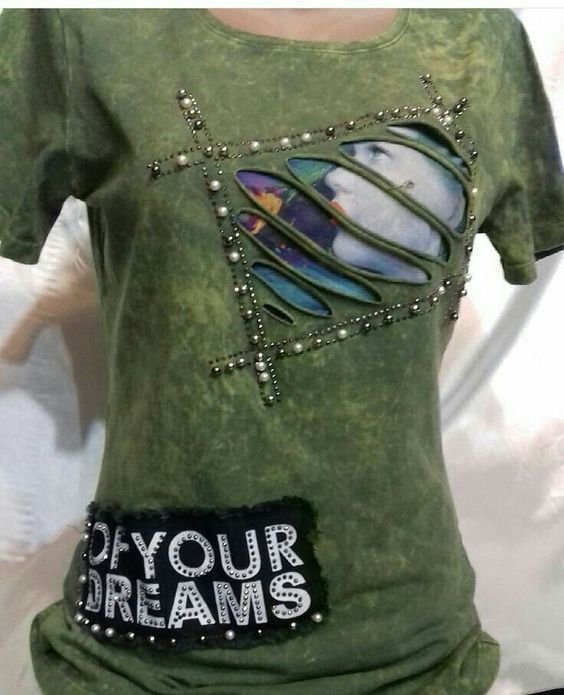 Vista-se com confiança, pois suas roupas customizadas refletirão seu estilo e originalidade. Seja uma trendsetter e inspire outras pessoas a se aventurarem na moda desgastada com estilo.