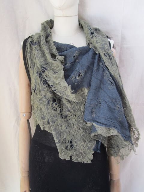 Vista-se com confiança, pois suas roupas customizadas refletirão seu estilo e originalidade. Seja uma trendsetter e inspire outras pessoas a se aventurarem na moda desgastada com estilo.