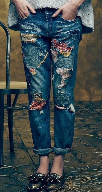 Vista-se com confiança, pois suas roupas customizadas refletirão seu estilo e originalidade. Seja uma trendsetter e inspire outras pessoas a se aventurarem na moda desgastada com estilo.