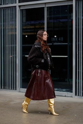 Lembre-se sempre de que a moda é uma forma de expressão pessoal, então divirta-se com suas escolhas! Experimente combinações inusitadas, misture estampas, brinque com texturas e, acima de tudo, seja você mesma. A moda inverno 2023 é uma oportunidade perfeita para explorar seu estilo pessoal e se destacar com looks cheios de personalidade.