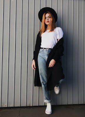 Lembre-se sempre de que a moda é uma forma de expressão pessoal, então divirta-se com suas escolhas! Experimente combinações inusitadas, misture estampas, brinque com texturas e, acima de tudo, seja você mesma. A moda inverno 2023 é uma oportunidade perfeita para explorar seu estilo pessoal e se destacar com looks cheios de personalidade.