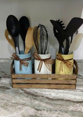 Além de ser uma atitude sustentável, você estará dando uma nova vida a esses itens e deixando sua cozinha ainda mais bonita e funcional. Então, vamos colocar a mão na massa e deixar a nossa cozinha um arraso de sustentabilidade?