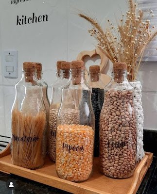 Além de ser uma atitude sustentável, você estará dando uma nova vida a esses itens e deixando sua cozinha ainda mais bonita e funcional. Então, vamos colocar a mão na massa e deixar a nossa cozinha um arraso de sustentabilidade?