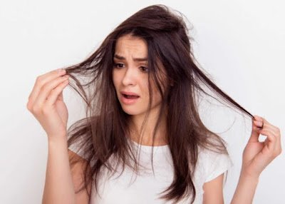 Você acordou com os cabelos parecendo que passou por uma guerra noturna? Não se preocupe, o soro fisiológico é o soldado que vai colocar tudo em ordem! Ele ajuda a controlar o frizz, hidratar as madeixas rebeldes e trazer de volta a paz capilar. Dê adeus aos bad hair days e receba elogios pelos fios impecáveis!