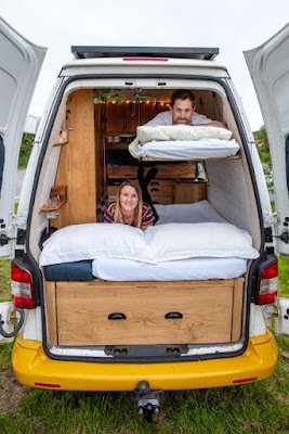 casas sobre rodas são uma verdadeira tendência do estilo de vida atual, e não é para menos. Combinam aventura, liberdade, conexão com a natureza e, acima de tudo, o espírito de viver a vida de uma forma mais autêntica.