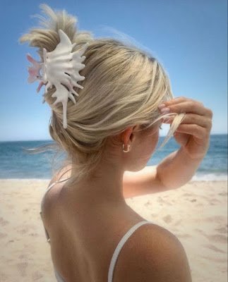 Vamos falar sobre o maravilhoso estilo da moda Mermaidcore, uma tendência que vem conquistando corações e promete arrasar em grande estilo! É hora de mergulharmos nas profundezas do oceano para descobrir tudo sobre essa febre que está dominando as passarelas e as ruas com seu encanto mágico.