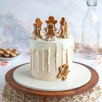 Selecionamos alguns modelos diretamente do Pinterest para inspirar a sua criatividade. Porque sabemos que nem todo mundo é um expert na cozinha, mas todo mundo pode ter uma ideia genial na hora de escolher o bolo. Desde bolos minimalistas até aqueles que parecem verdadeiras esculturas, temos opções para todos os gostos.