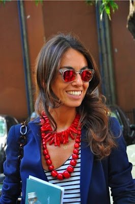 A versatilidade dos colares coloridos é incrível! Use-os para dar um up no visual do escritório ou para arrasar naquela festa incrível. Eles se adaptam a qualquer ocasião!