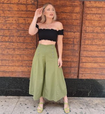 Quer algo mais prático? Invista em shorts estilosos! Dos básicos aos mais elaborados, é só escolher o seu e desfilar por aí com as pernocas de fora. Combine com uma blusinha leve e arrase no look despojado. 👯‍♀️