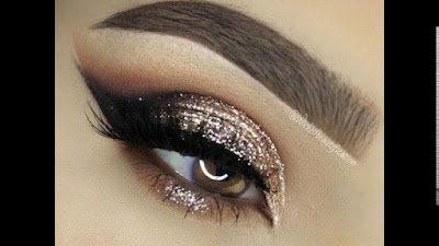 Brilhe como uma estrela! Adicione glitter e brilho em todos os lugares possíveis. Sua make não estará completa sem um toque de glamour. Se joga no glow e arrase!