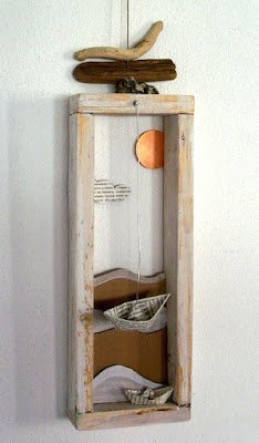 Hoje vamos falar sobre uma tendência que está bombando no mundo da decoração: a arte de criar quadros únicos e originais utilizando restos de coisas e objetos que você nem imaginava terem tanto potencial! 💫