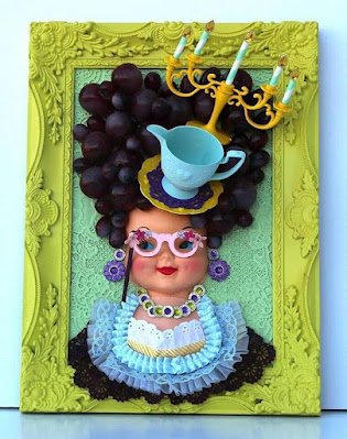 Hoje vamos falar sobre uma tendência que está bombando no mundo da decoração: a arte de criar quadros únicos e originais utilizando restos de coisas e objetos que você nem imaginava terem tanto potencial! 💫