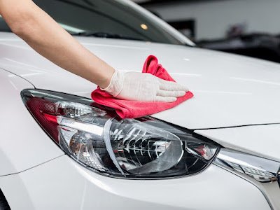 Olá, amantes de veículos! Seja você proprietário de um carro, motocicleta ou qualquer outro veículo, sabemos o quanto é importante mantê-lo limpo e em ótimo estado. Neste artigo, iremos fornecer orientações e dicas valiosas sobre como realizar uma limpeza completa e manter seu veículo brilhando tanto por dentro quanto por fora. Prepare-se para deixar seu automóvel impecável e impressionar a todos nas ruas!