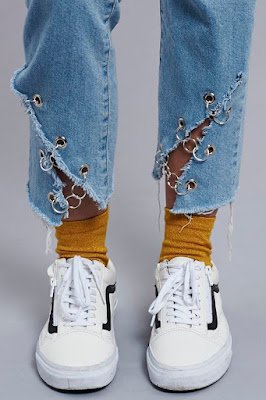 Preparem-se para mergulhar nas ideias mais incríveis de customização que vão transformar suas peças básicas em verdadeiros statement pieces. Vamos arrasar no estilo juntas?